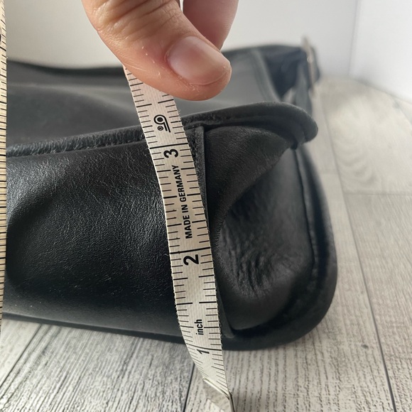 St. Nick Santa Face Christmas Crossbody Novelty Button Leather Purse - Picture 11 of 16